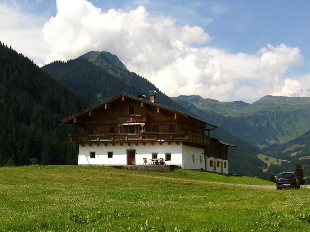 Alpenbauernhaus Vorderbrandthof ザールバッハ・ヒンターグレム エクステリア 写真